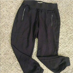 In stock Bella dahl drawstring black jogger